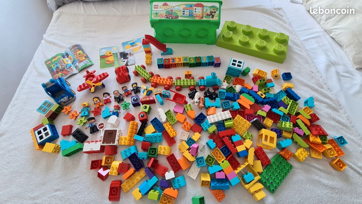 Lego Duplo - Environ 200 pièces et sa boîte de rangement (image 1)