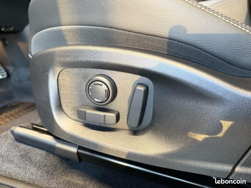 Jaguar E-Pace P270e PHEV 269ch R-Dynamic SE (image 20)