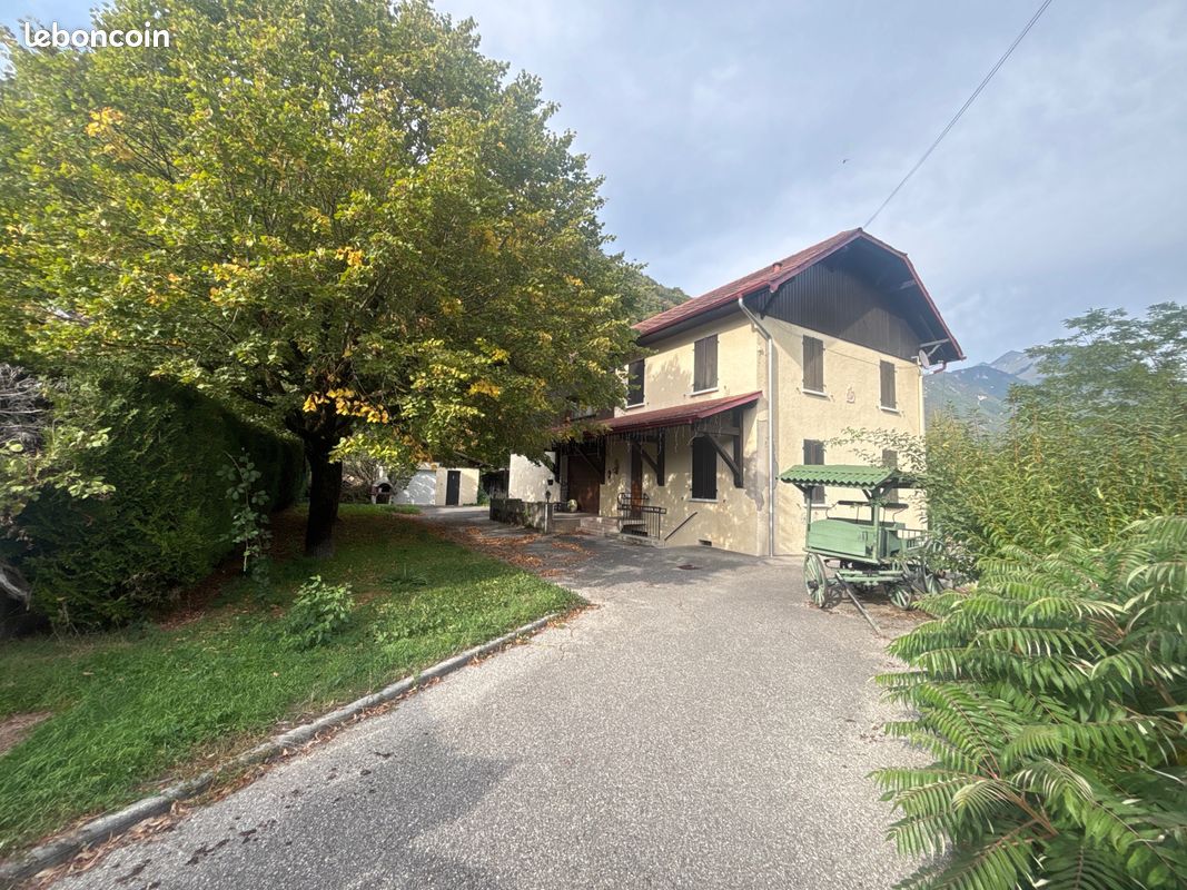 Maison 5 pièces 122 m² · à Saint-Ferréol · 122 m² · 283 500 €