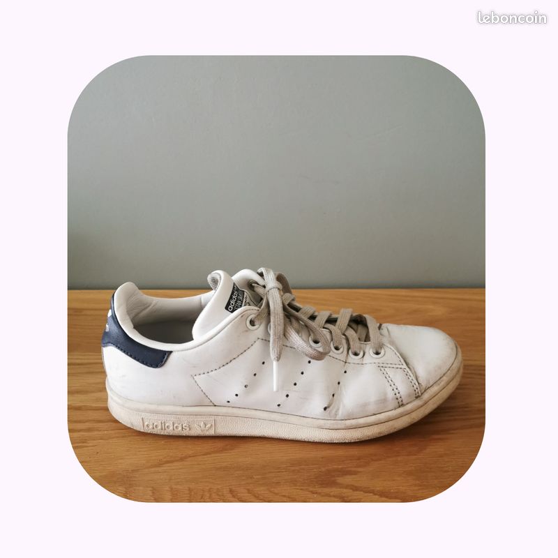 Une paire de baskets blanches, Stan Smith (image 10)