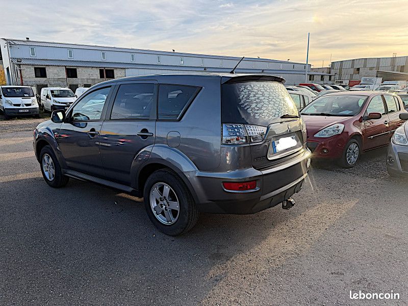 Mitsubishi OUTLANDER 2.0 MIVEC 2WD 147cv (image 7)