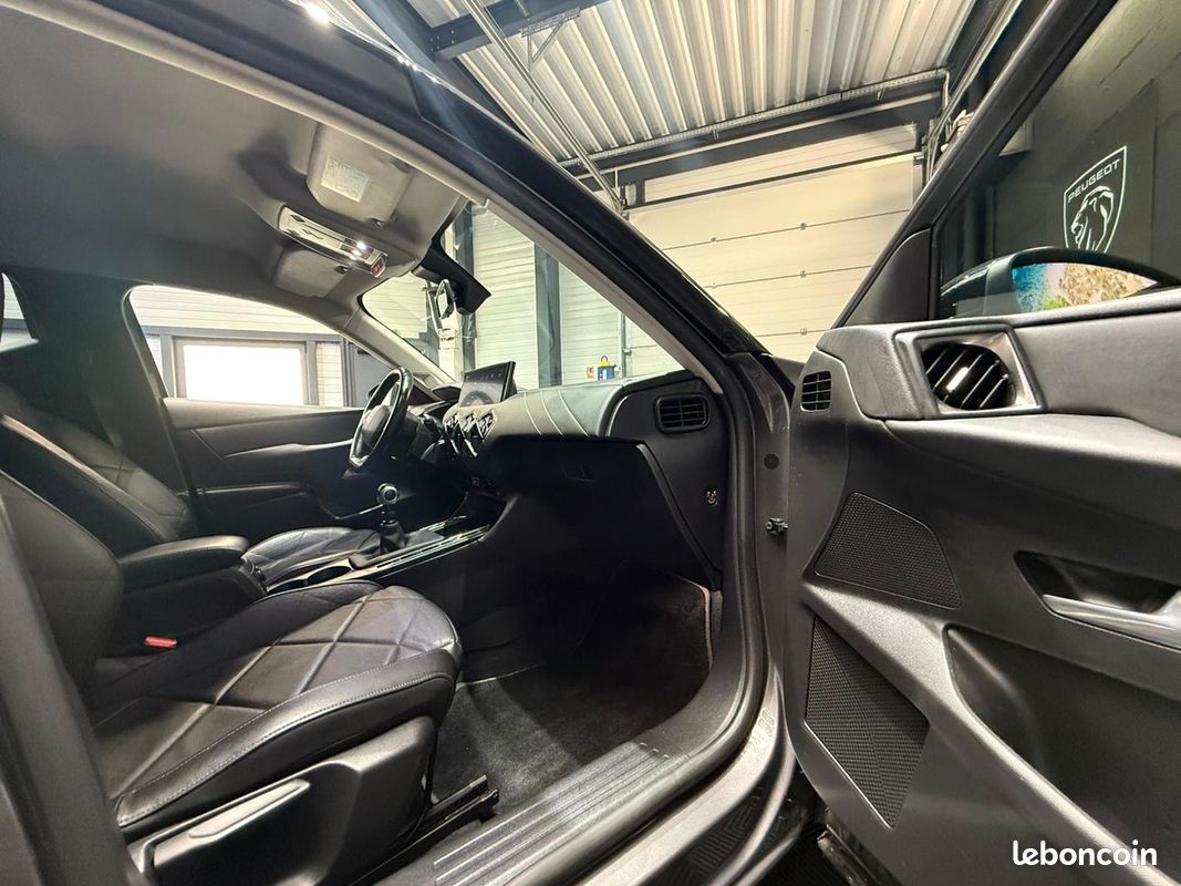 DS DS 3 Crossback 1.2 PURETECH 100 GRAND CHIC - CUIR - CARPLAY (image 17)