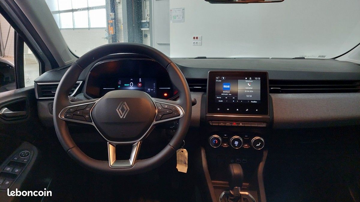 Renault Clio V Evolution E-Tech full hybrid 145 -24 (image 7)