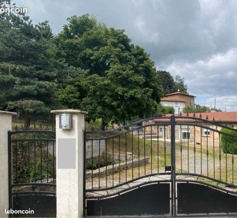 Maison 7 pièces 170 m² · à Saint-Clément-les-Places · 170 m² · 265 000 €