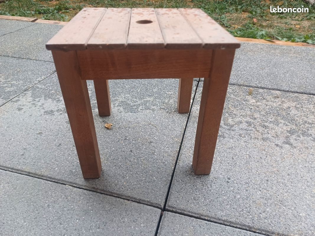 Petit tabouret ou mini table en bois (image 1)