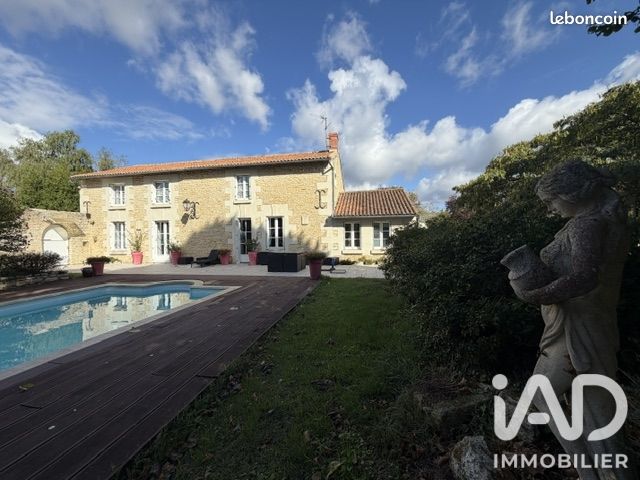 Maison 9 pièces 278 m² · à La Chaussée · 278 m² · 450 000 €