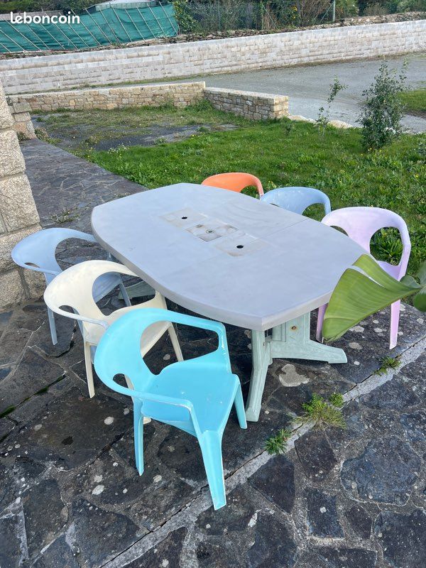 Table jardin 8 places avec 6 chaises (image 1)