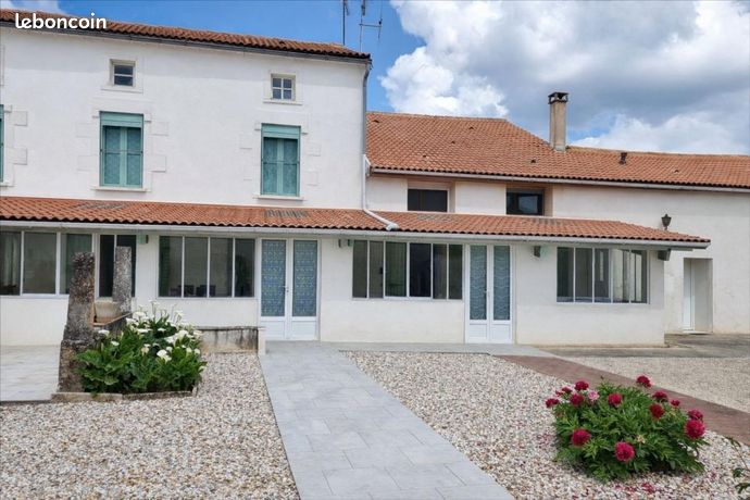 Maison 12 pièces 296 m²