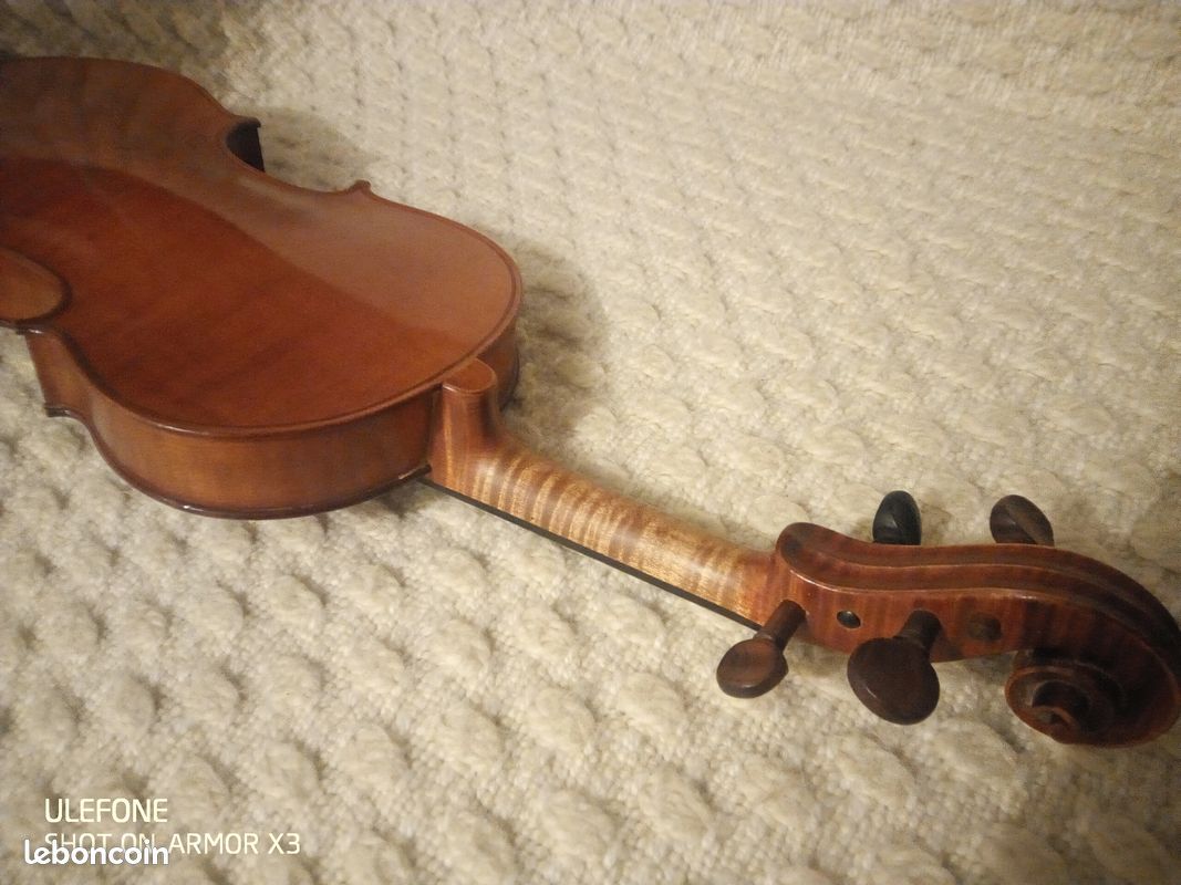 Violon Joseph Guarnerius fecit Cremonae anno 17 (image 3)