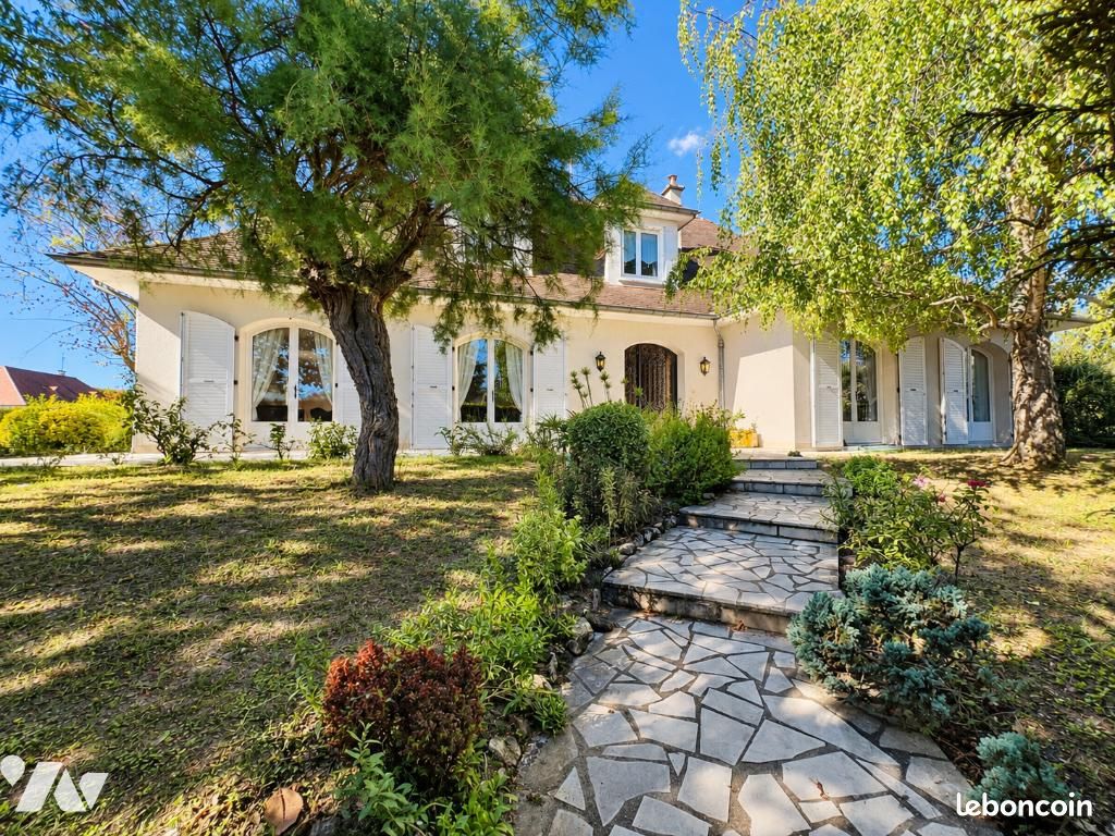 Maison 6 pièces 163 m² · à Châtellerault · 163 m² · 187 500 €