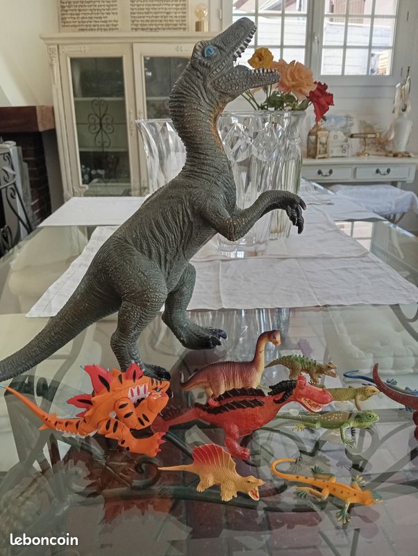 Lot dinosaures (image 4)