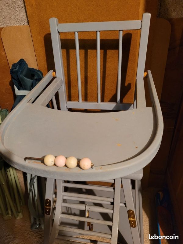Vends chaise haute bébé en bois (image 1)