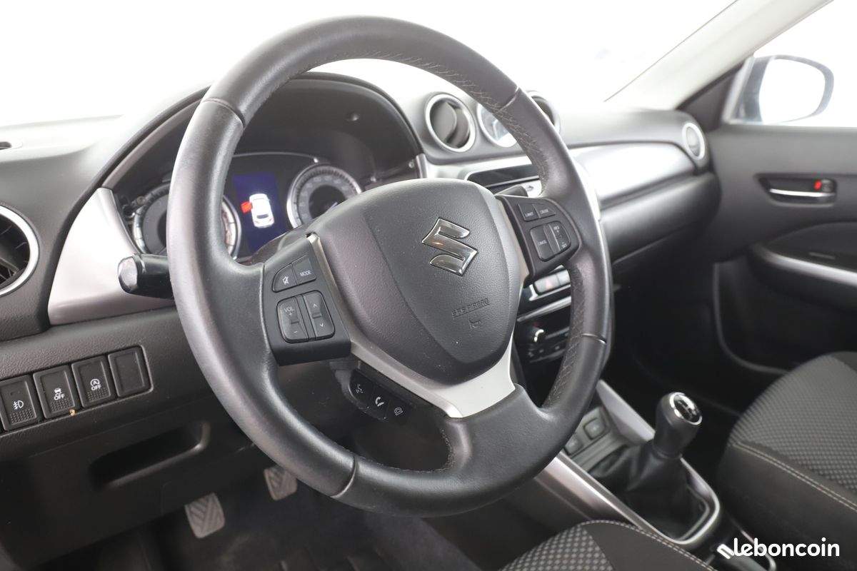 Suzuki Vitara 1.0 BoosterJet Privilege 111 ch (image 6)