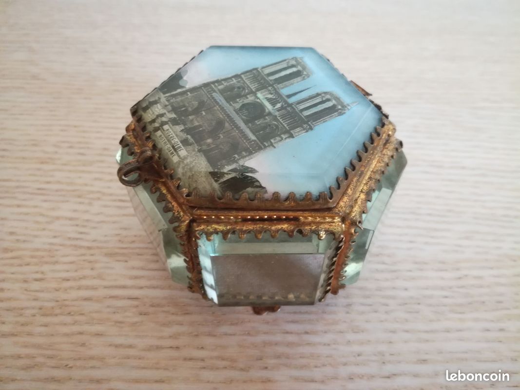 Boîte à bijoux hexagonale verre biseauté - Souvenir de Notre Dame - Napoléon III (image 2)