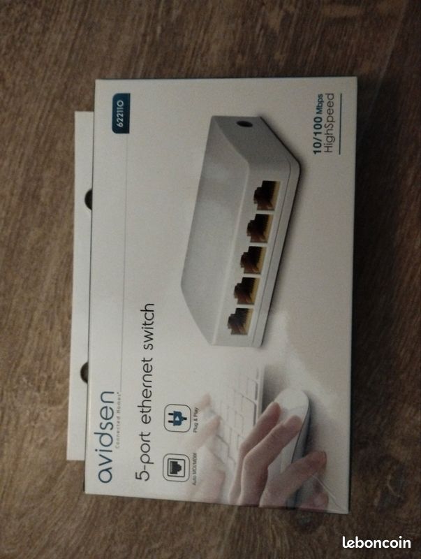 5-port ethernet switch (image 1)