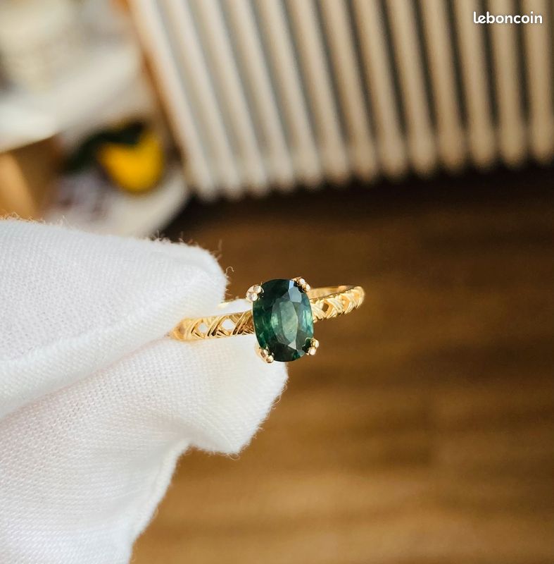Saphir Brut Vert D'Afrique - 3,76 Carats - 12,3x8 Mm - Non Chauffé - Rare - Pièce De Collection