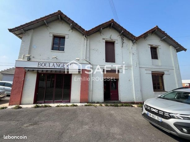 Maison 5 pièces 320 m²