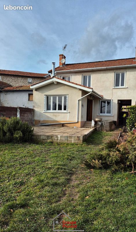 Maison 6 pièces 121 m² · à Saint-Barthélemy-Lestra · 121 m² · 159 000 €