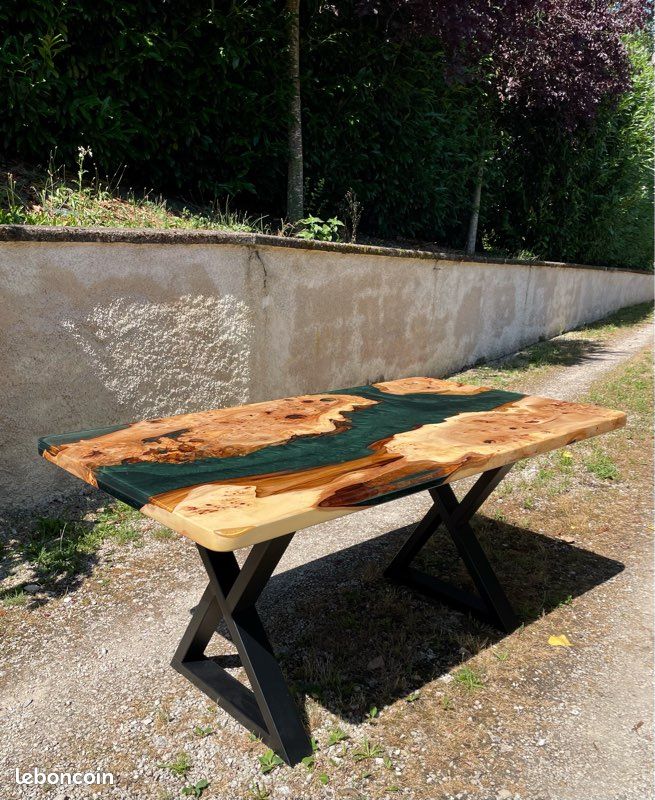 Réalisation table riviere mobilier bois résine epoxy (image 8)