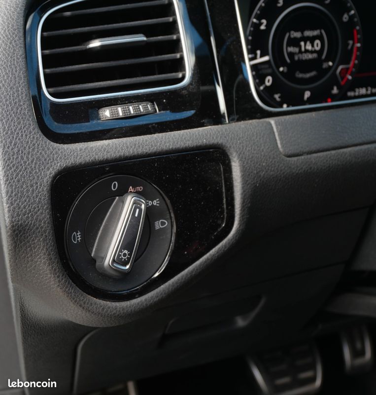 VOLKSWAGEN GOLF (7) 2.0 TSI 245 DSG7 GTI Performance (image 17)