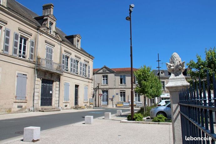 https://img.leboncoin.fr/api/v1/lbcpb1/images/43/c3/9c/43c39c82fc12d0c10b7ae0cd03f0371c5f4ee98c.jpg?rule=ad-image