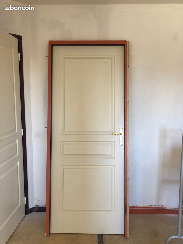 Porte entière post-formée à recouvrement (image 1)