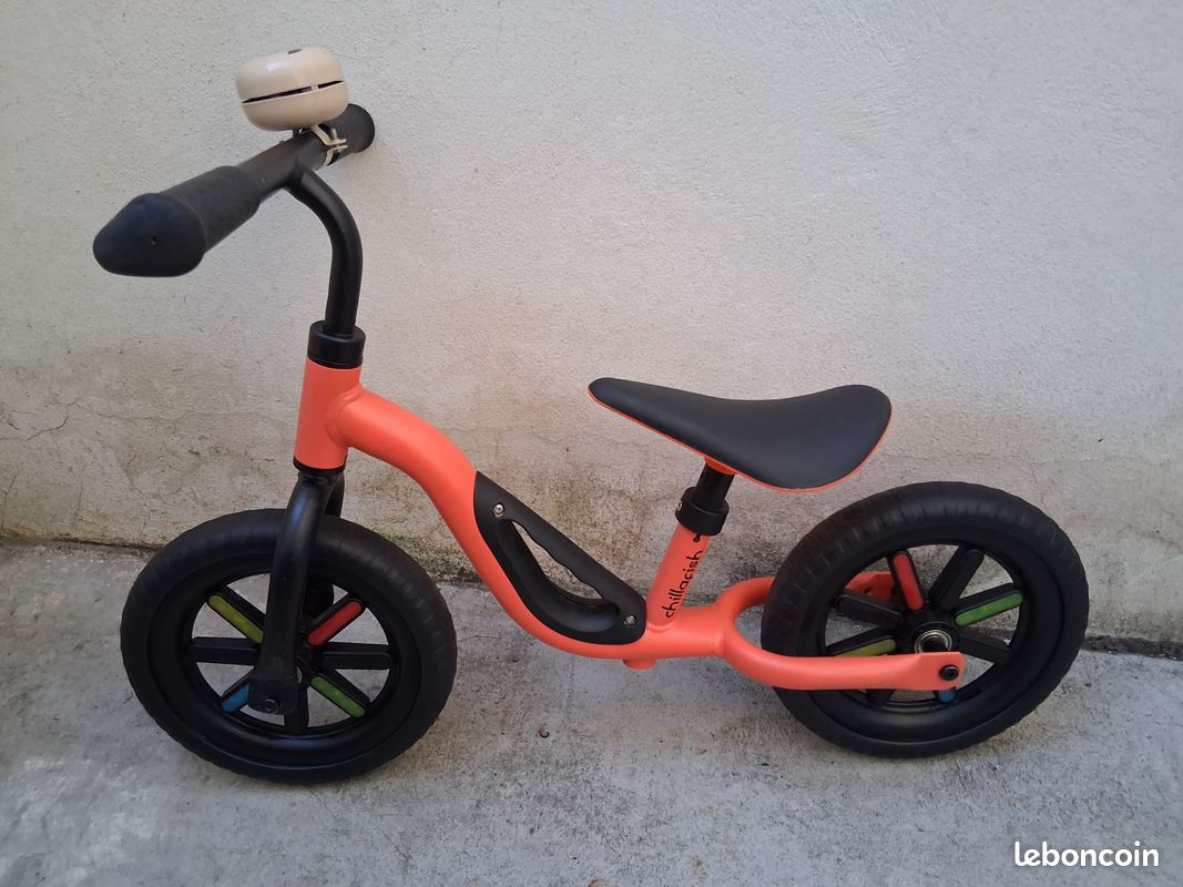 Velo bébé enfant CHILLAFISH Draisienne Charlie GLOW avec des roues lumineuses LED (image 2)