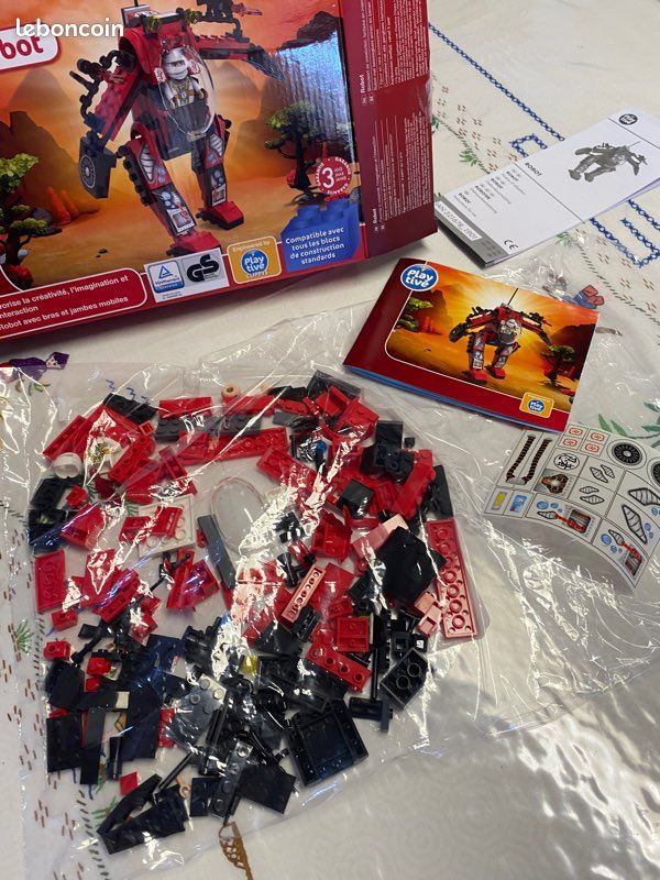 Lego robot play tive (image 3)