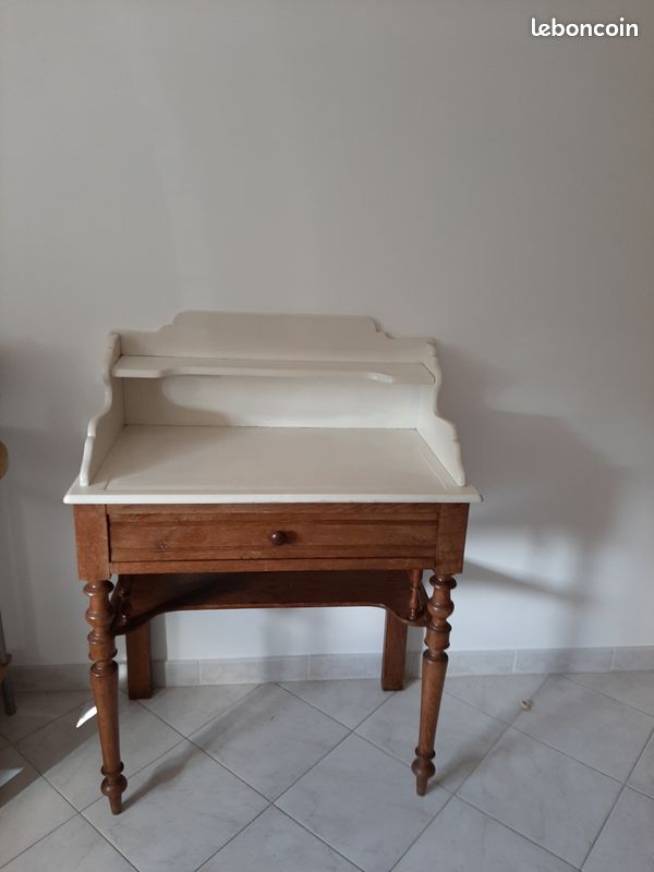 Table de toilette ancienne (image 1)
