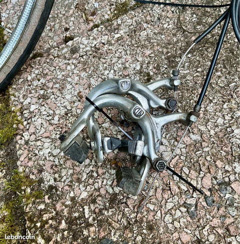 Qqes pièces vélo / VTT (cadres, jantes, freins….) (image 6)