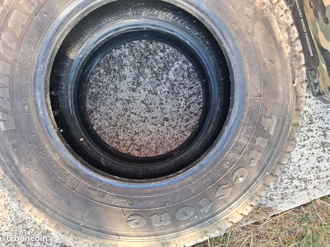 Vds 2 pneus neufs Firestone 185R14C (image 1)