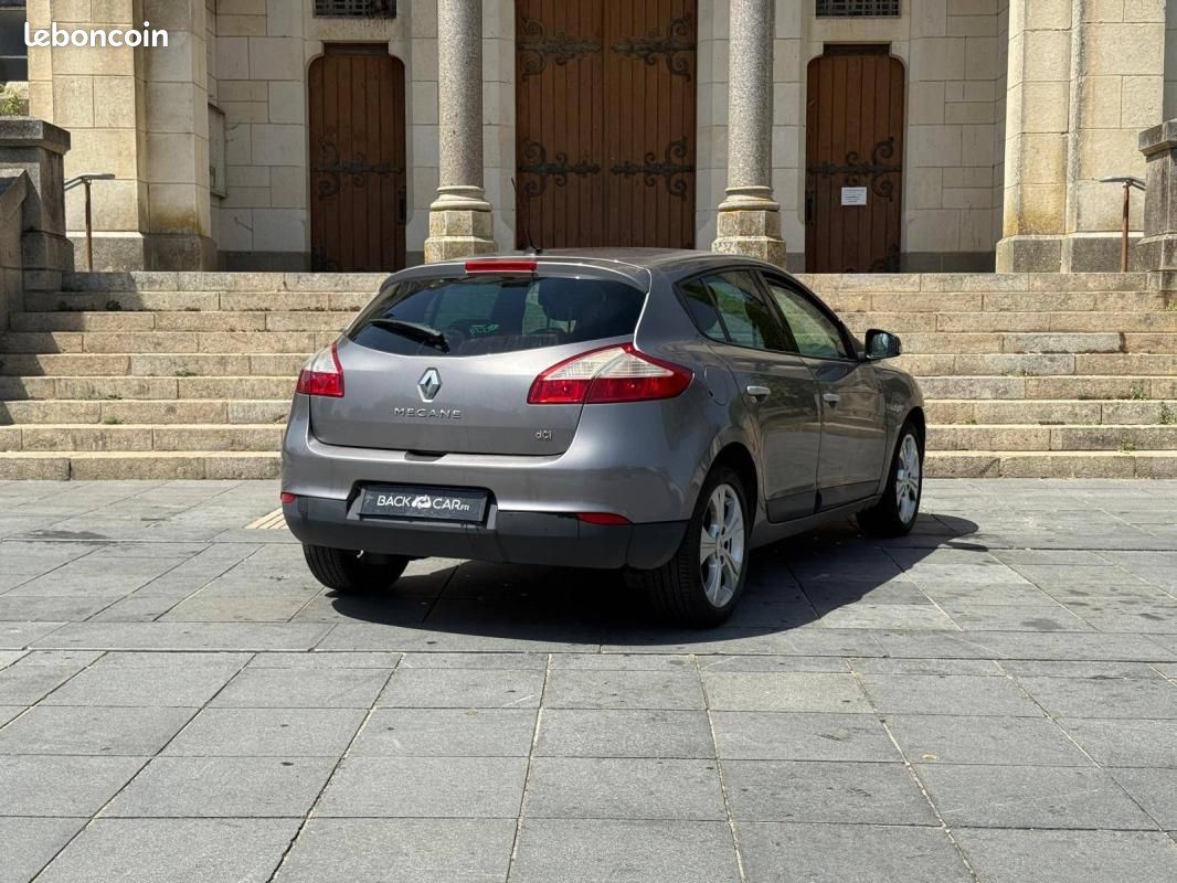 Renault Mégane III Berline dCi 110 (image 5)