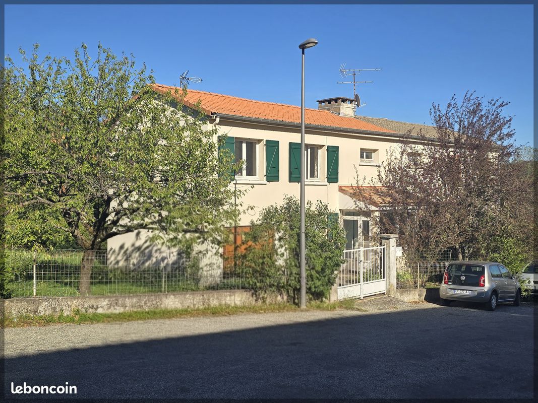 Maison 5 pièces 93 m² · à Vernoux-en-Vivarais · 93 m² · 170 000 €