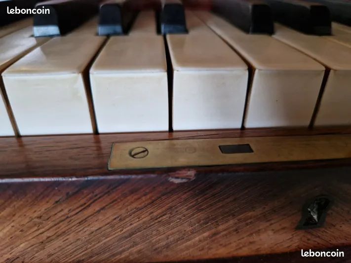 Piano droit (image 14)