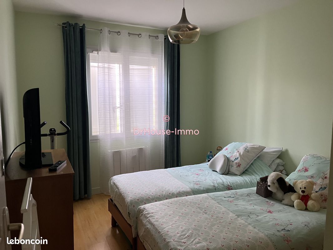 Maison 5 pièces 85 m² - Neuville-de-Poitou 86170 (image principale 3)
