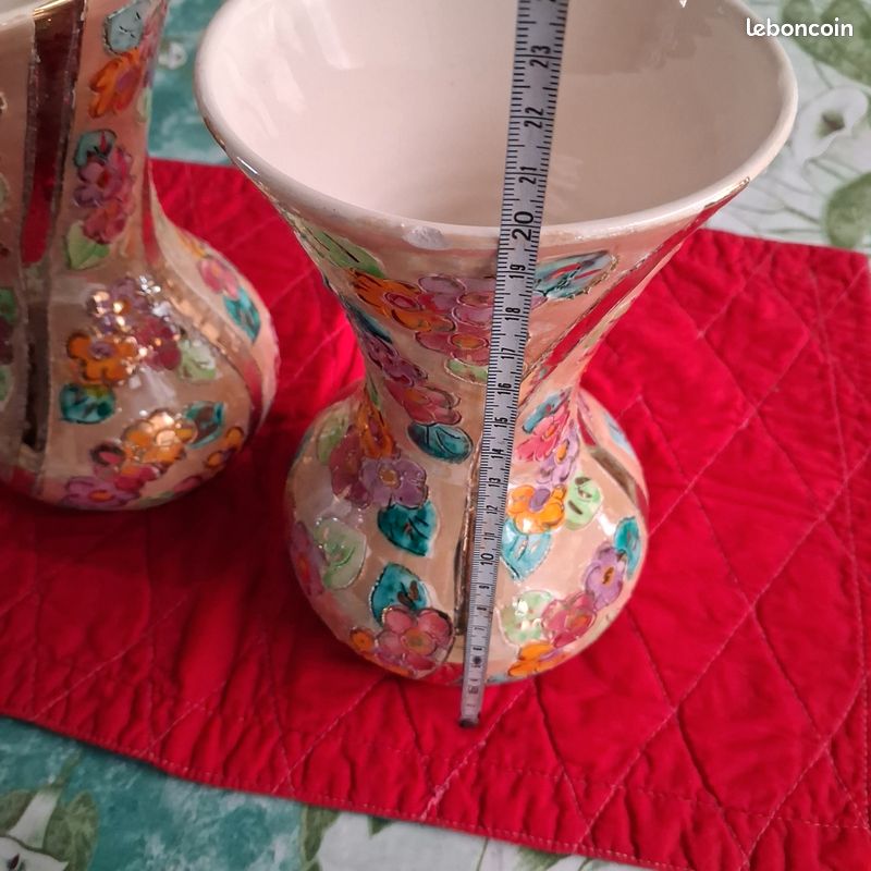 Paire de vases vintage Vallauris – Céramique florale & dorures (20 cm) années 50 (image 13)