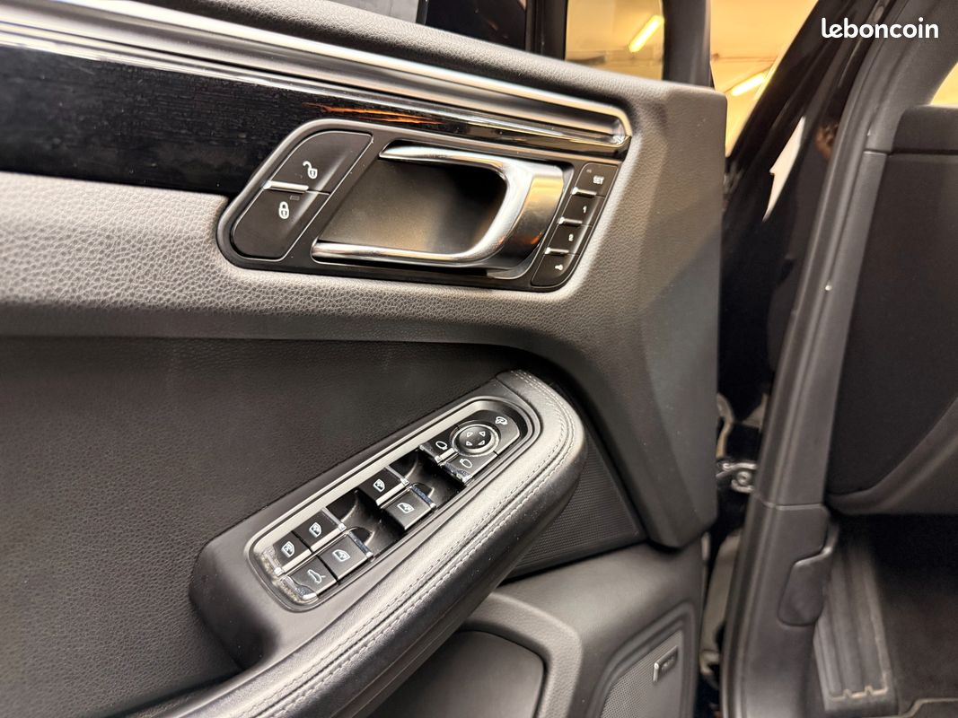 PORSCHE MACAN 3.0 DIESEL 260 S PDK BVA / CARPLAY / SIEGE CHAUFFANT / BOSE SOUND SYSTEM + 4 JANTES HIVEr (image 9)