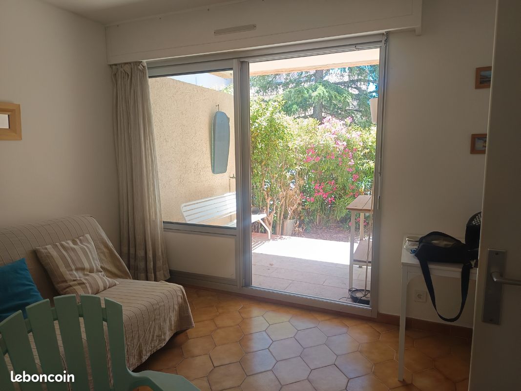 Appartement 1 pièce 24 m² · à Carqueiranne · 24 m² · 570 €/mois