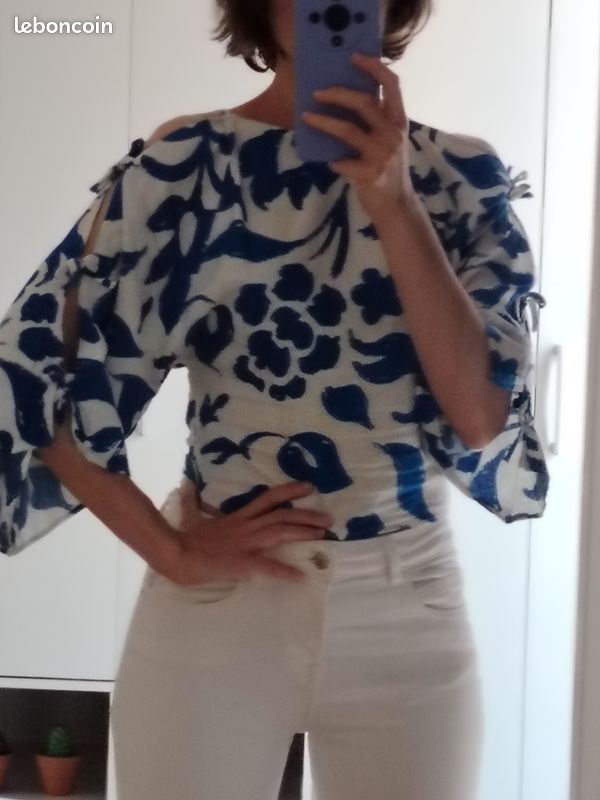 Haut Zara Blanc Et Turquoise - Taille XS, Manches 3/4, En Viscose, Occasion Très Bon état