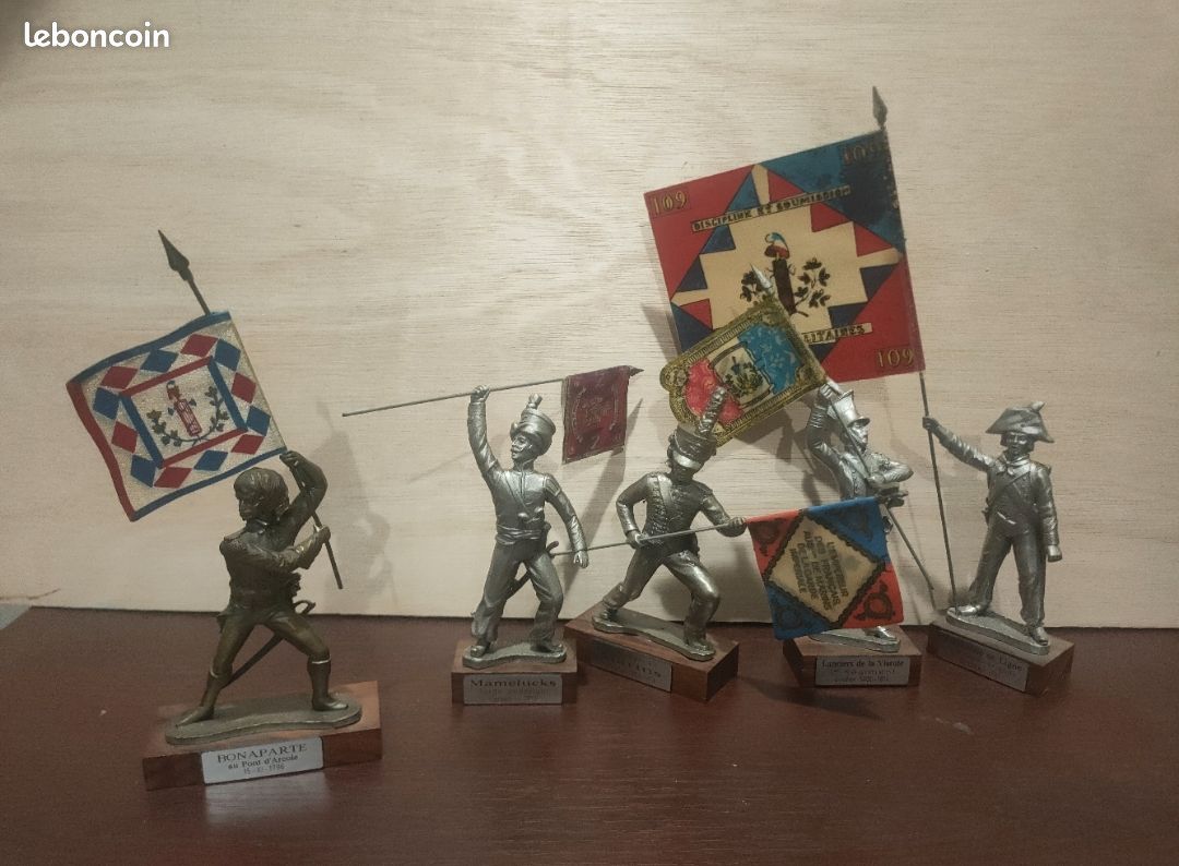 figurines d'étain - groupe de 7 soldats • EUR 59,90 - FR