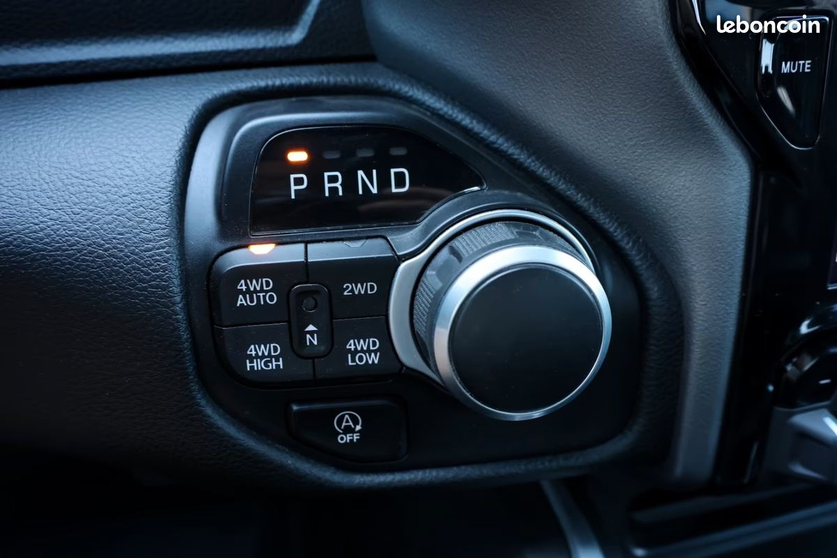 Dodge RAM 1500 Big Horn 5.7 V8 HEMI eTorque 396 ch – BVA – 4x4 – CarPlay – Caméras – R22 (image 15)