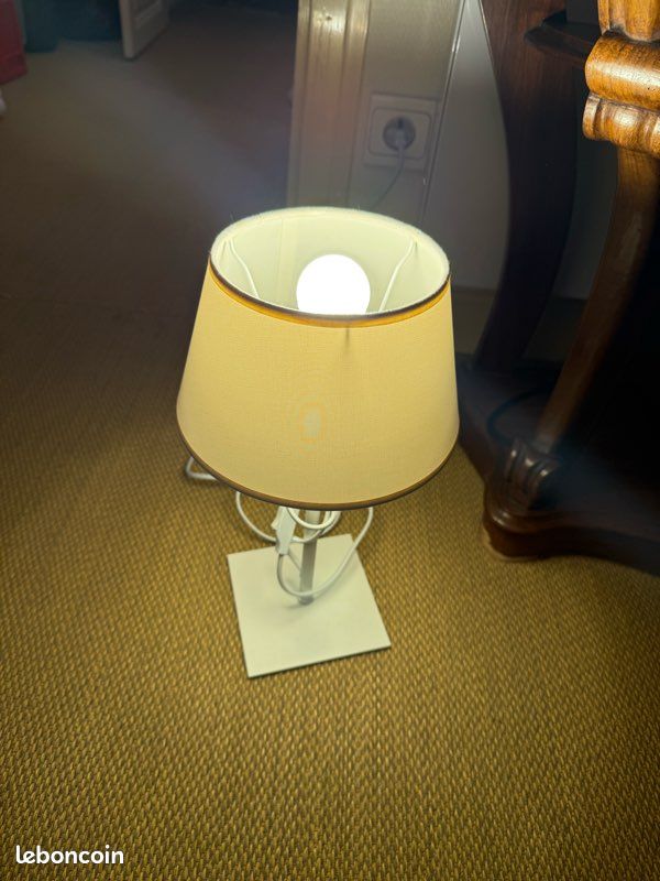 Lampe de chevet (image 1)