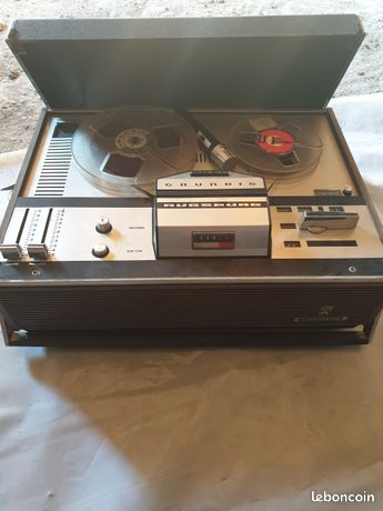 ANCIEN MAGNÉTOPHONE À bande portable avec Micro - Marque G.B.G. modèle