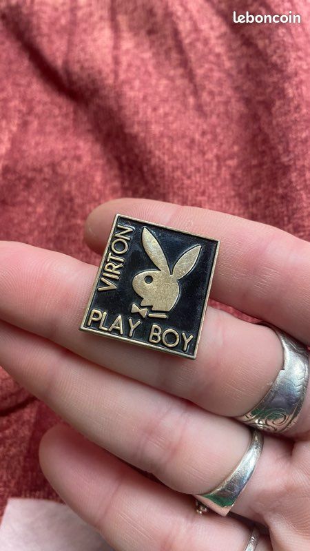 Petit pin’s Playboy (image 4)