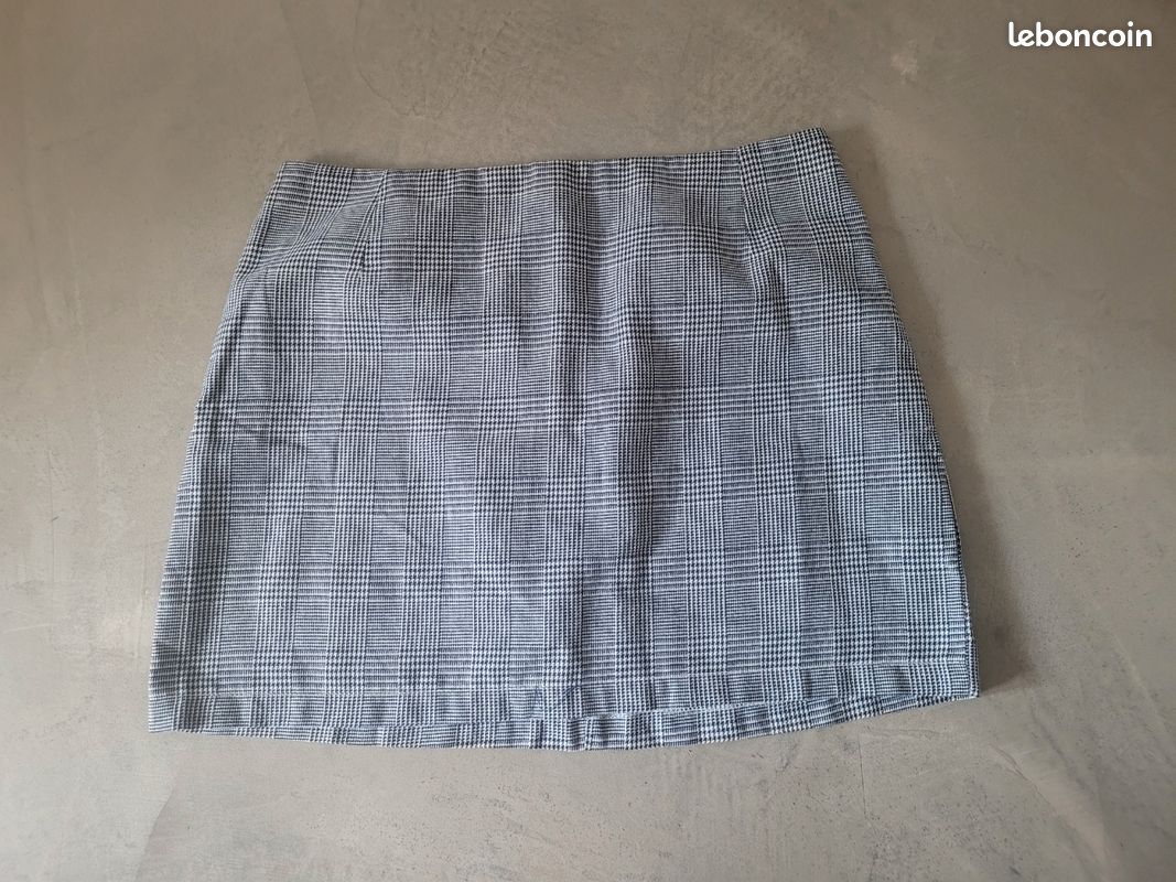 Jupe Courte à Carreaux Gris Taille 9 – Marque Grays, étiquette Encore Attachée