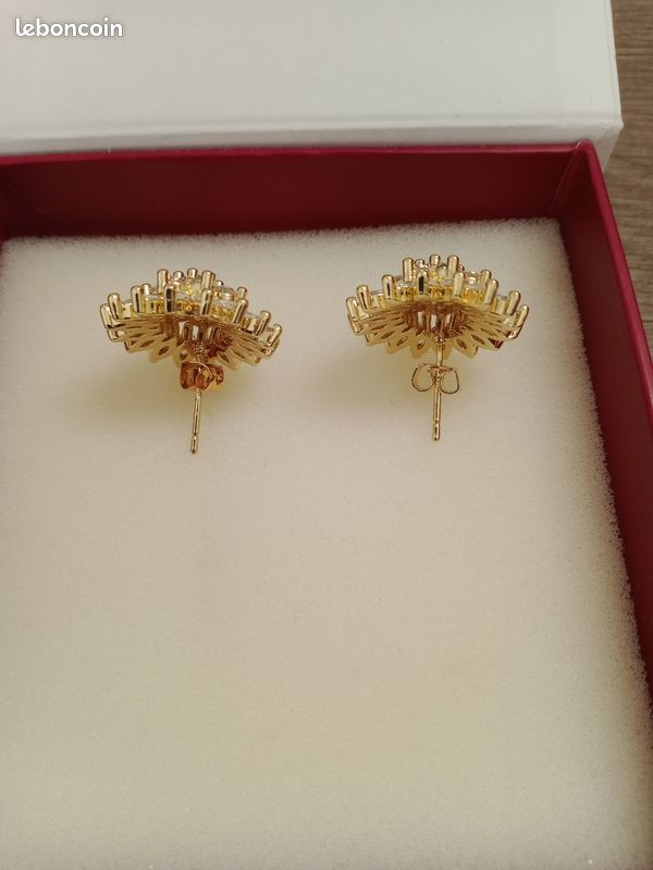 Boucles neuves fleurs en plaquage or un micron et OZ Blanc (image 4)