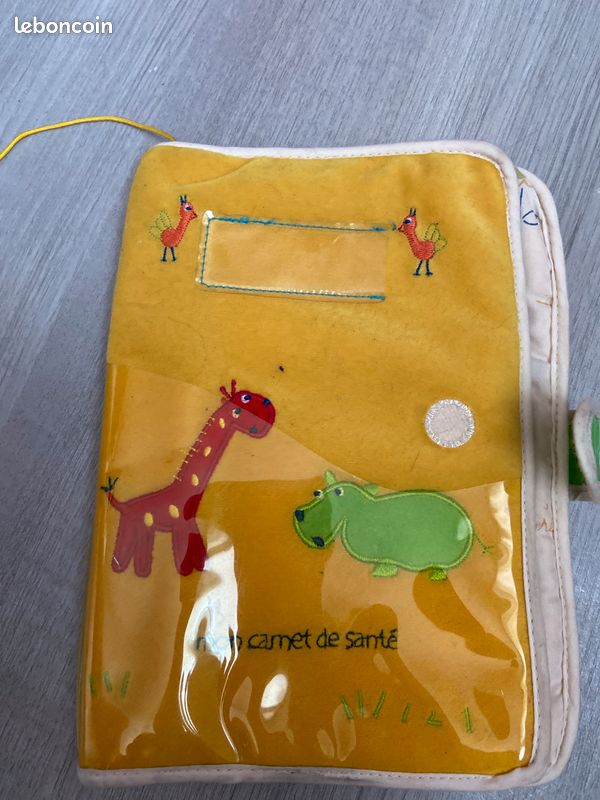 Protège carnet de santé (image 1)