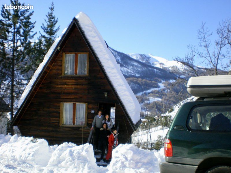 Allos disponible adorable chalet bois particulier convenant jusqu’à 6 personnes idéal SKI / RANDONNÉES / VACANCES EN FAMILLE (image 2)