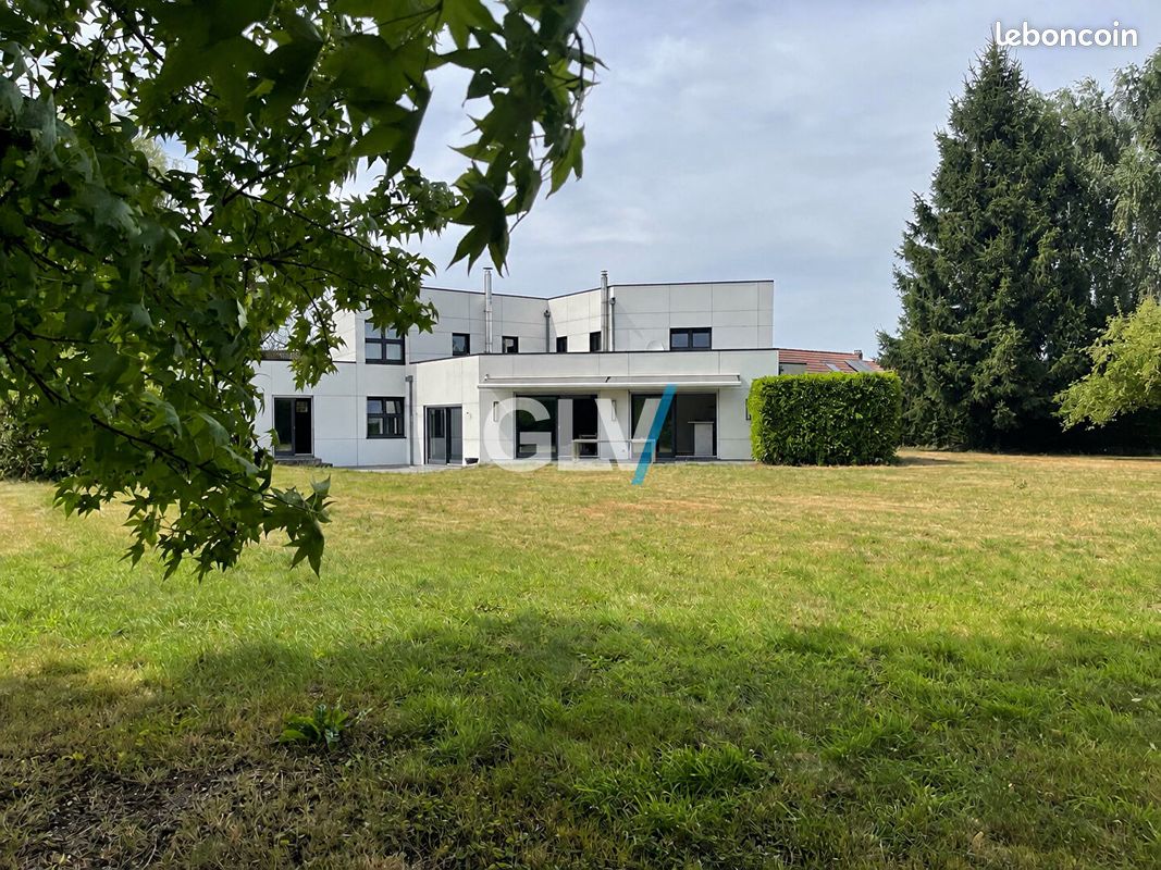 Maison 8 pièces 231 m² · à Cysoing · 231 m² · 628 000 €