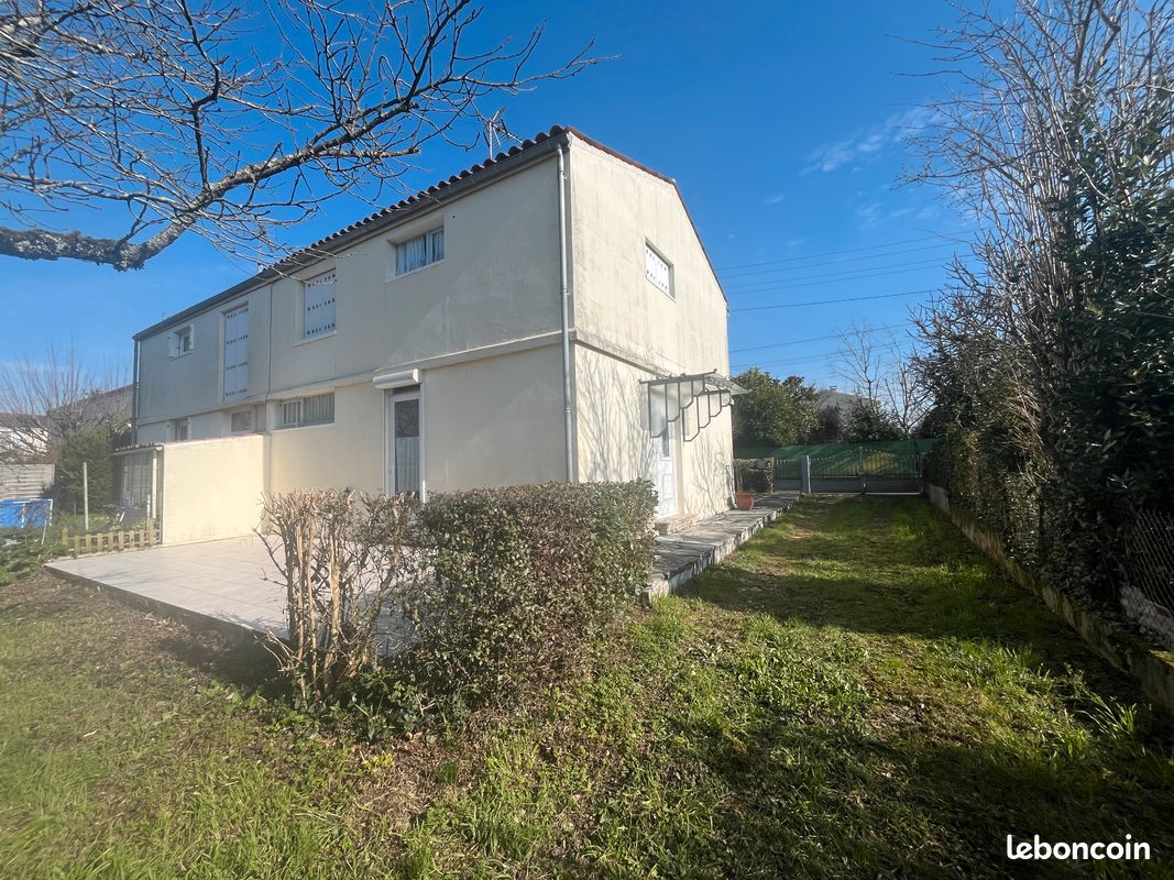 Maison 4 pièces 86 m² · à Saint-Jean-d'Angély · 85,5 m² · 130 000 €